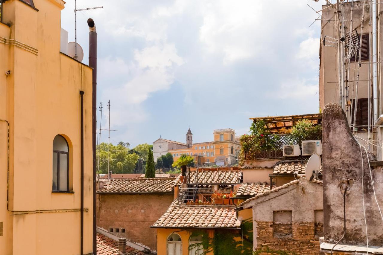 Romantic House With Terrace Exterior foto